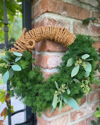 Asparágus & eukalyptus & kokosové lano. 🌱 #nadivoko #prirodnivence #podzimnivenec #wreath